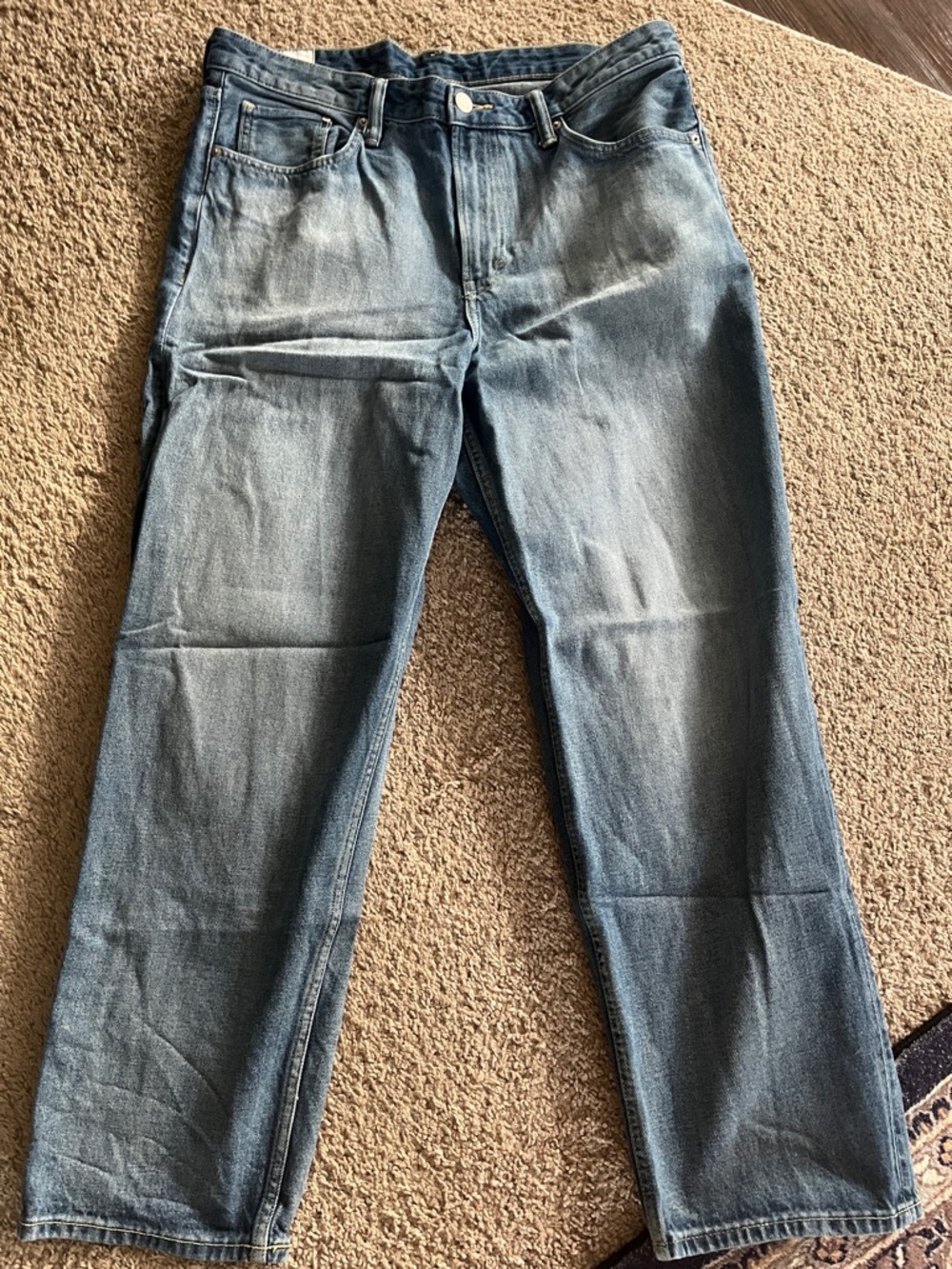 H&M Men's Straight Jeans in Light Blue Wash